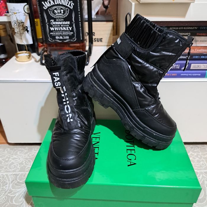 Cizme scurte imblanite