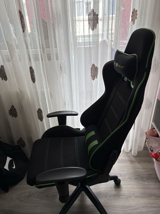 Scaun gaming Apex Racer,reglabil,cu perna lombara-stare foarte buna