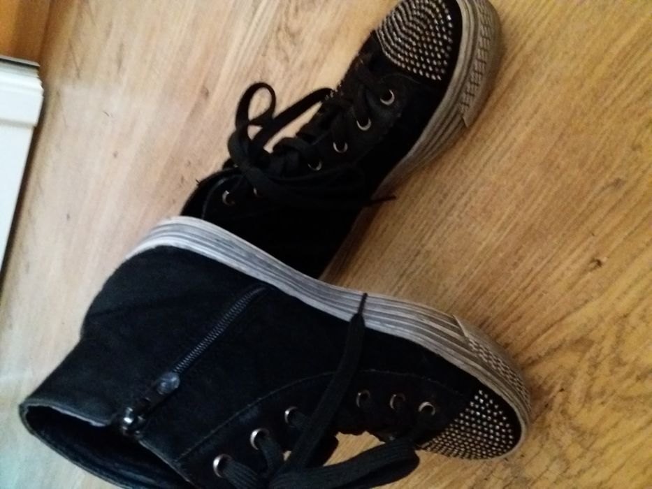 Дамски кецове