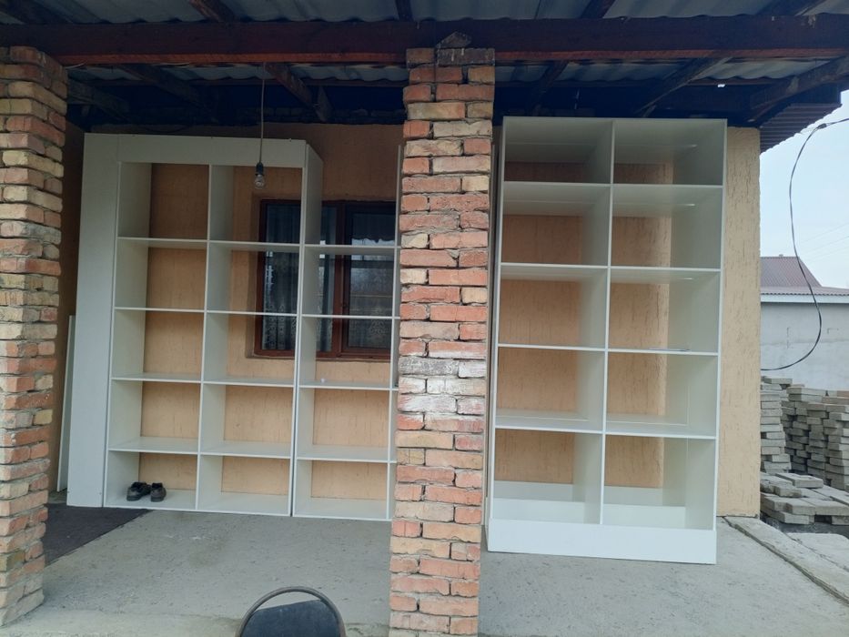 Шкаф витрина в хорошем состоянии