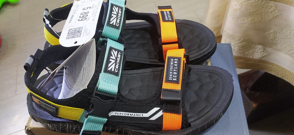 Продам сандали на мальчика