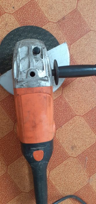 Продам болгарку требует ремонта