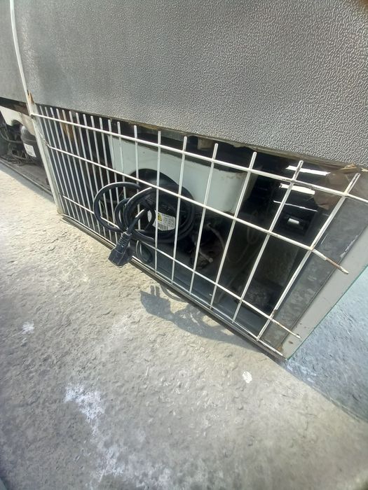 Ichimlik Suvlari uchun haladiniklar sotiladi