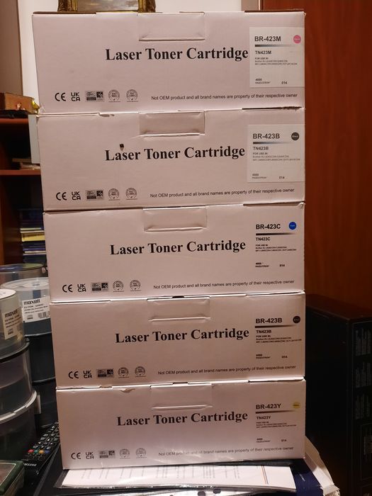 Imprimanta laser color Brother HL-L 8260 CDW și 5 tonere