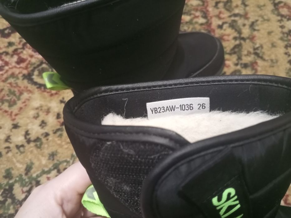 Продам детские сапоги "дутики"