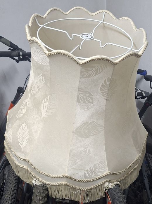 Abajur stare perfectă este fără picior suport  stare perfectă  200lei