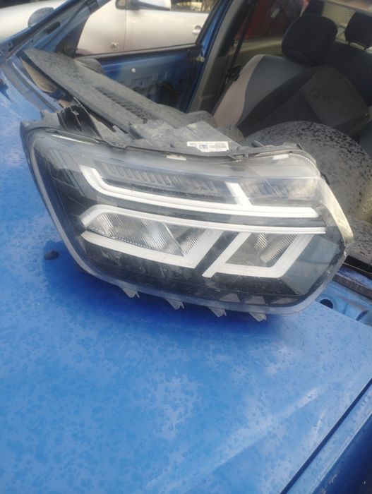 Far dreapta Dacia Duster 2 2022-2024cu urechi defecte