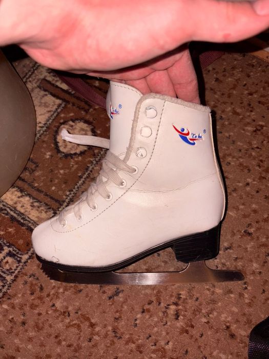 Продаются коньки детские