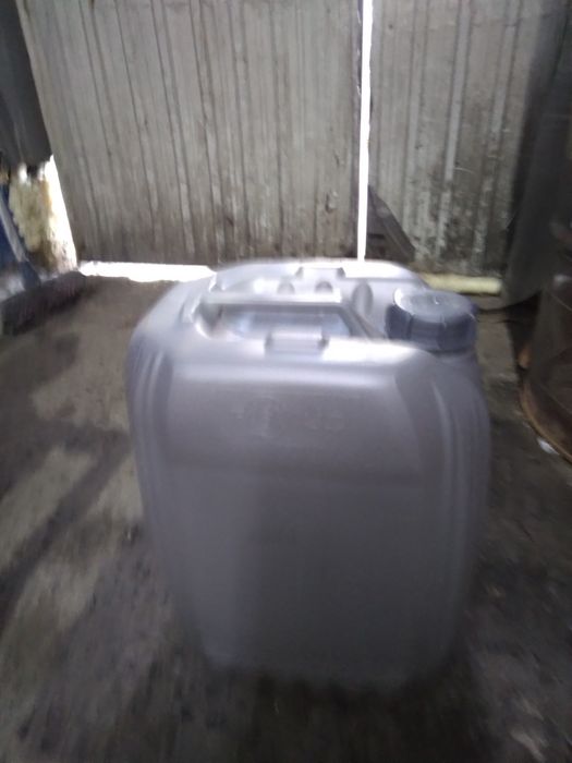 Продам пустые канистры