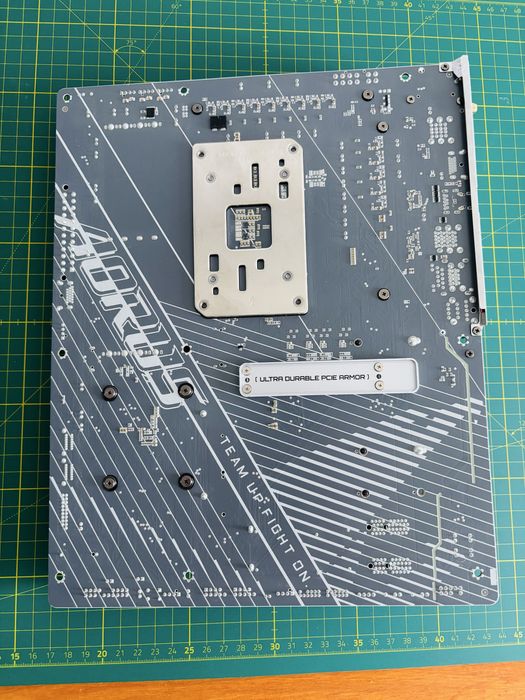 Placa de baza Gaming AM5 b650e aorus gigabyte ice alba