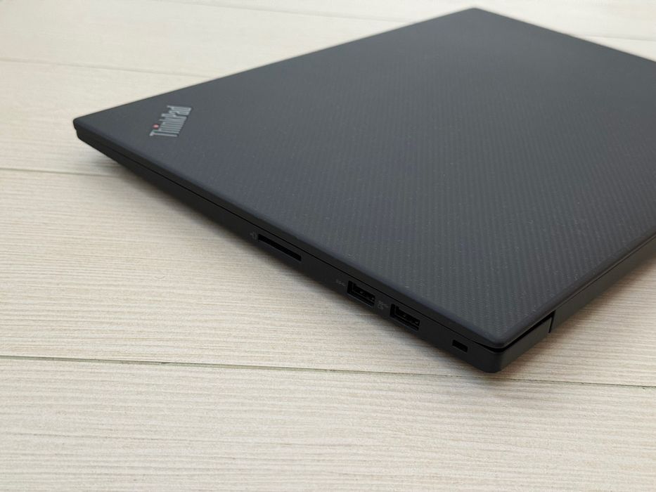 16’ 2.5K 165Hz Core i7-12800H  Lenovo Thinkpad P1 Gen 5  RTX A2000 8GB  32B DDR5  512GB SSD