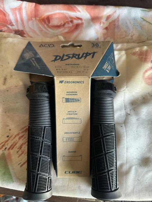 Продам грипсы CUBE