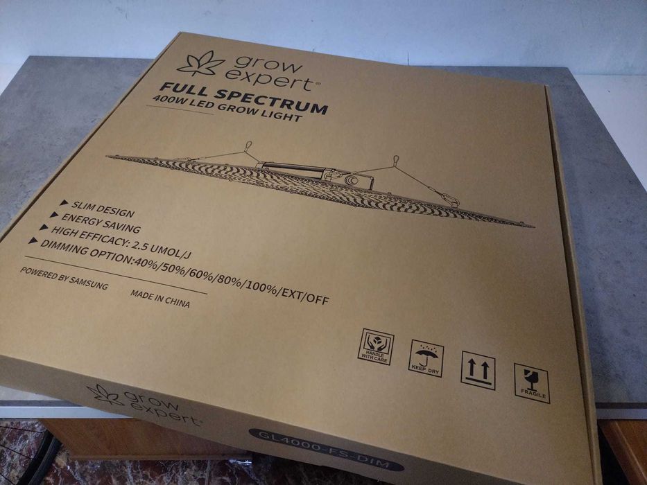 Proiector led cu alimentare la priza 400 W