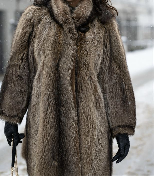 Бежово  палто естествен косъм