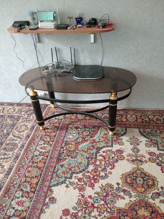 Продам столик стекло закалённое
