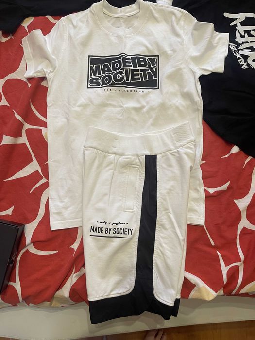 НОВИ!!!Тениски с печат MADE BY SOCIETY 7-10г.