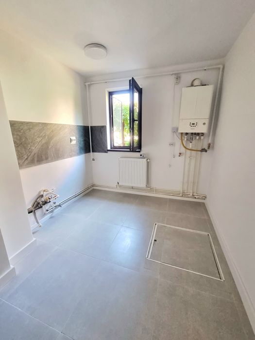 Apartament 2 camere, decomandat, spatiu depozitare 12 m2, renovat, izolat exterior, centrala termica, Micro 5