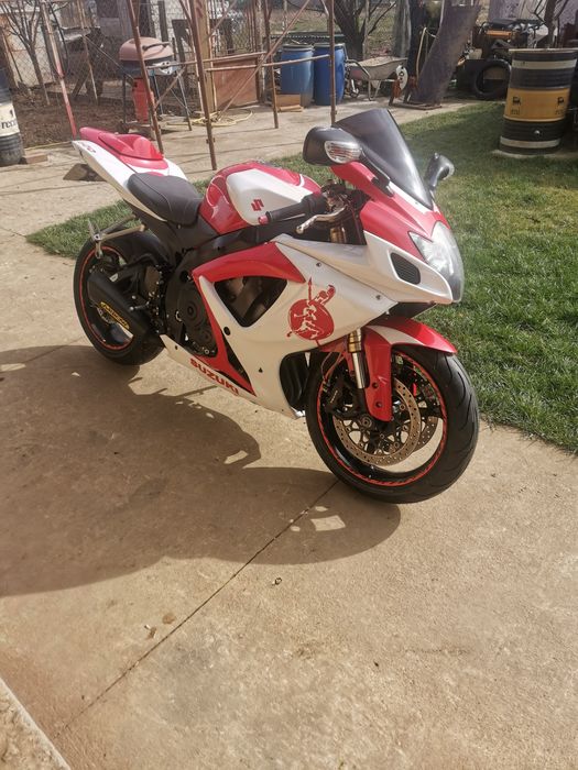 Suzuki gsxr 600  k7