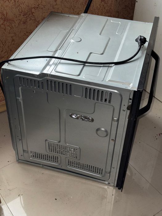 Продам духовку отл состояний