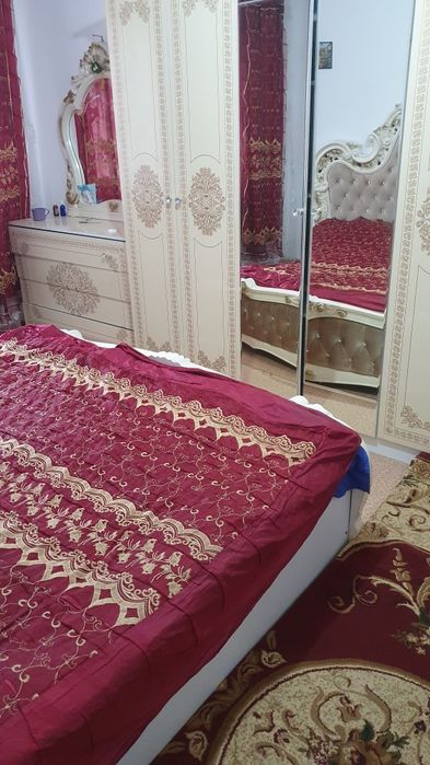 Сдам двух комнатную  квартиру
