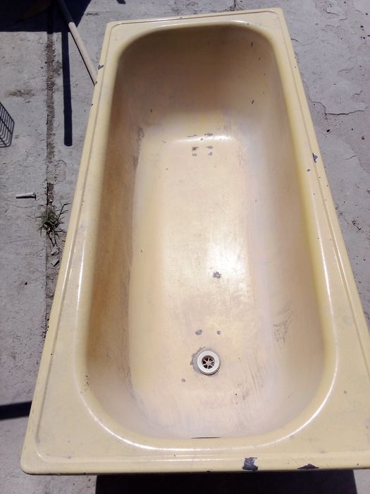 Ванна в приемлемом состоянии