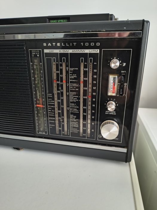 Винтидж радио Grundig Satellit 1000