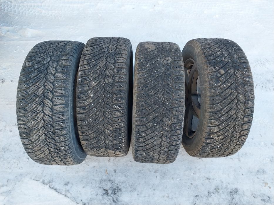 4 шины Continental 255 55 R18 за 40 тысяч.