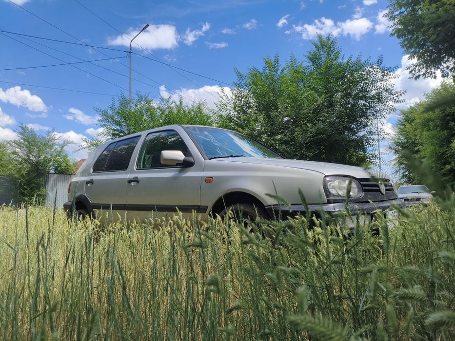 Volkswagen Golf-3 1.6