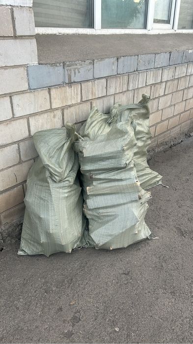 Уголь и дрова  мешках