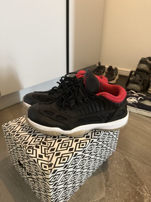 Air Jordan 11 Retro Low IE Bred