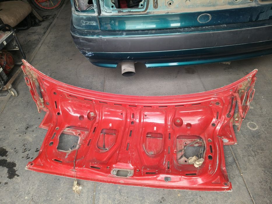 Крышка багажника Ауди 80