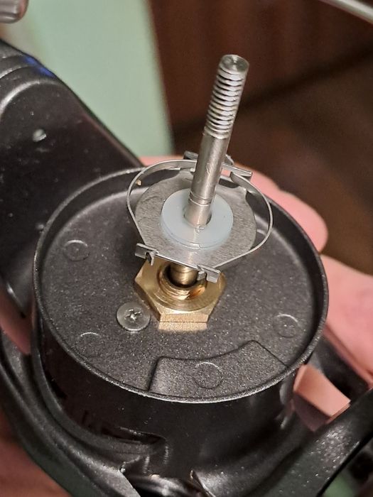 Lansete feeder Drennan si Preston, mulinete Daiwa N'zon si Emblem