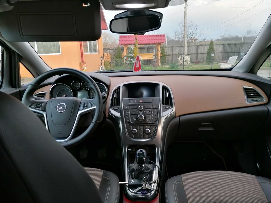 Opel Astra J Sport Tourer