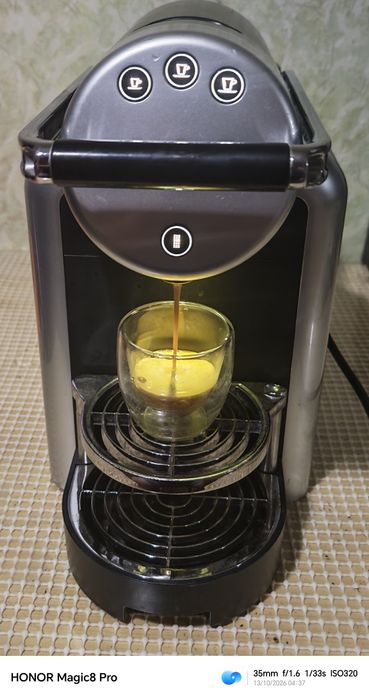 Nespresso Coffe Machine typ9737