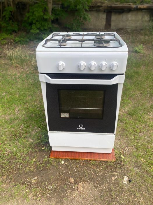 продам газовую плиту