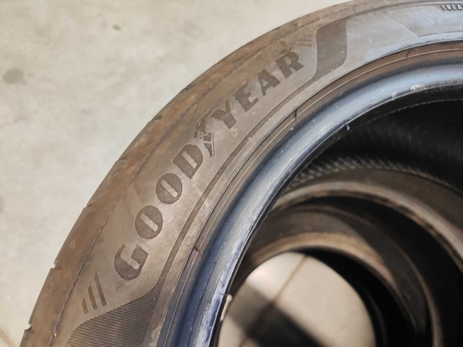 2бр. летни гуми 225/45/17 Goodyear