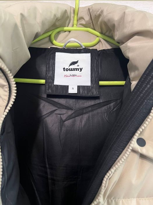 Продам 2 женских пуховика