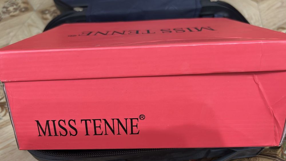 Продам женские туфли