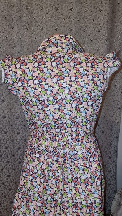 Продаются шикарные платья.