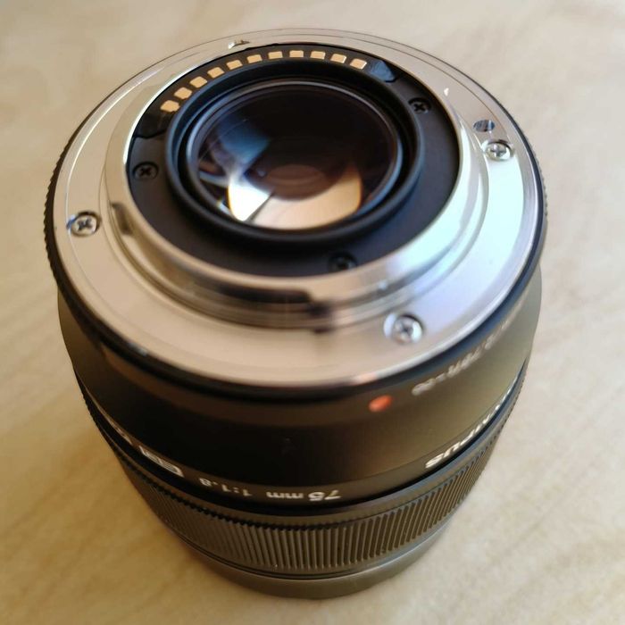 Obiectiv Olympus M.Zuiko 75mm f/1.8 MSC (Montură MFT)–Stare EXCELENTA