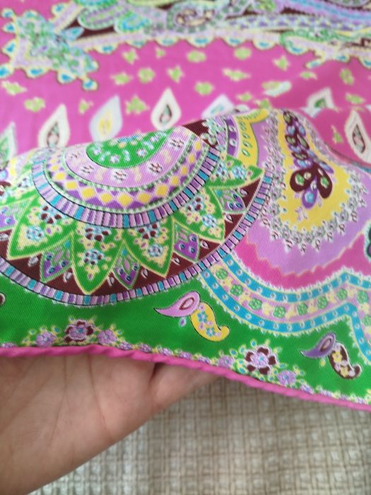 Женский,шелковый платок,оригинал.