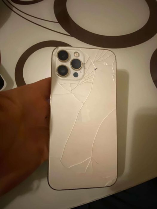 Vand sau schimb 2 iphone