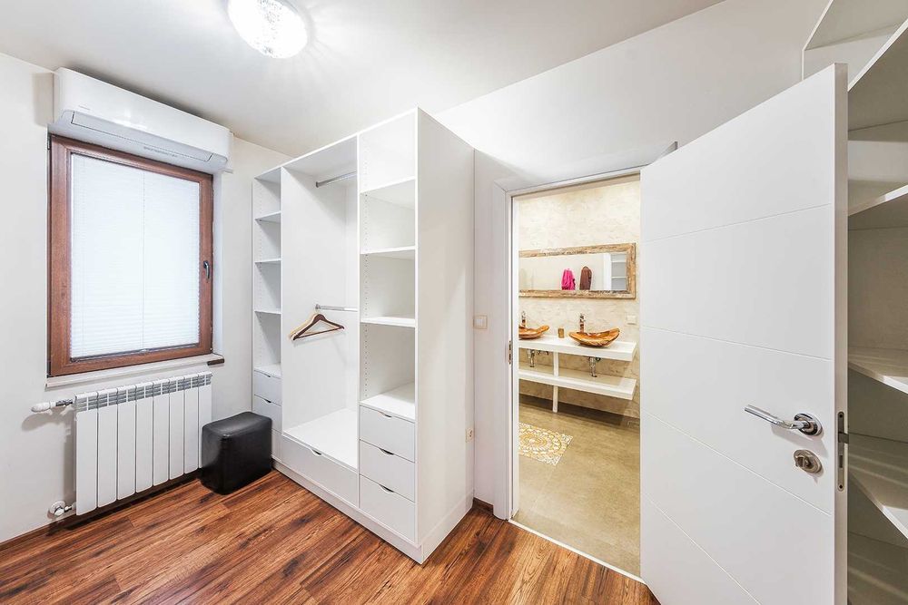 Продава се Къща в Нови Искър - 379 кв.м за 1110 €/кв.м - Снимка #12