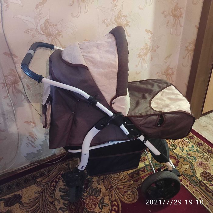 Детская коляска-трансформер в отличном состоянии