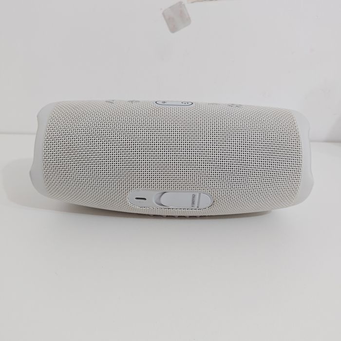 JBL Charge 5 white