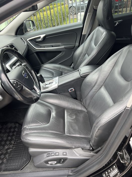 Volvo v60 D3 automat