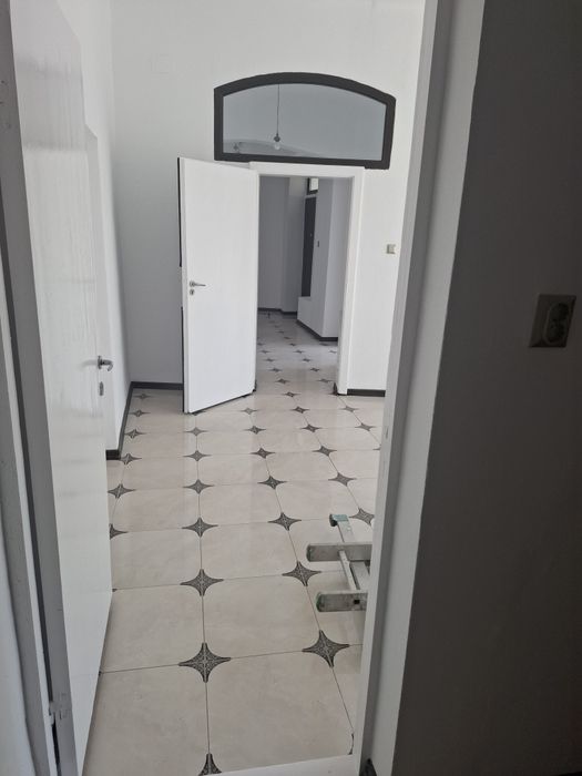 Sp.comercial pe B-dul Cetății