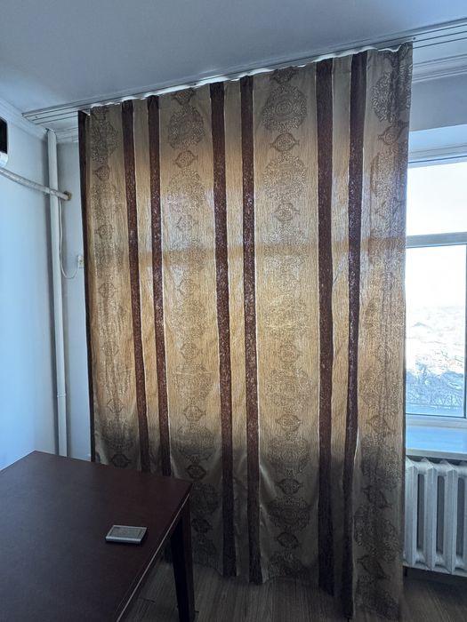 Продам шторы в комнату