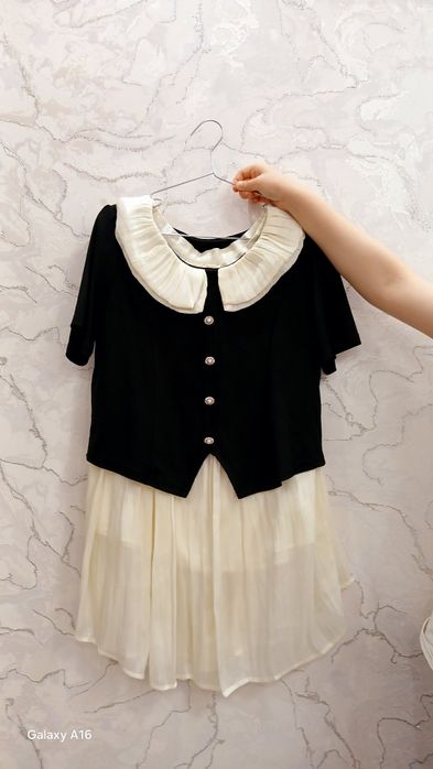 Yubka-kofta sotiladi. Holati yangi. Kiyganilada asal turadi.