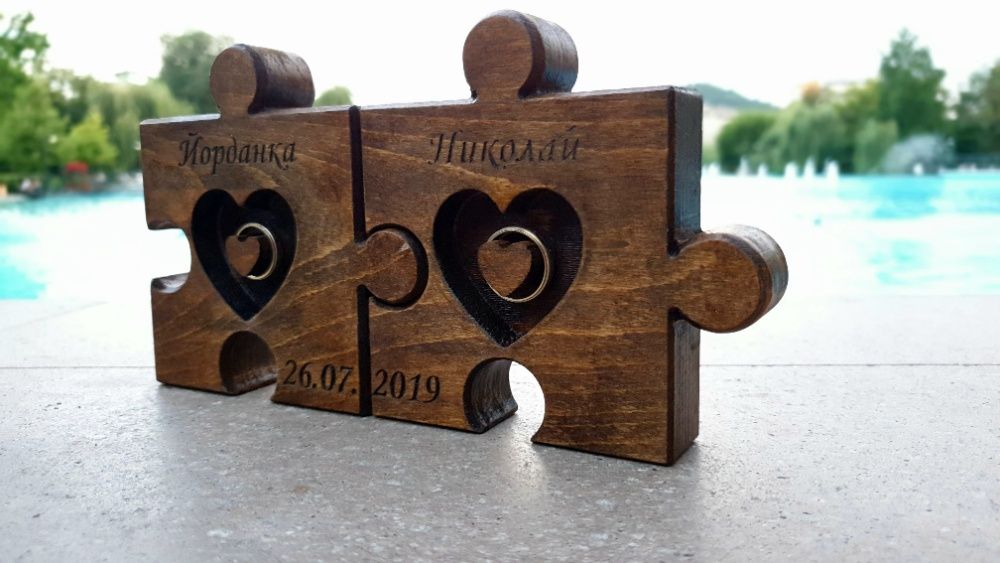 Сватбена декорация. Сватбена табела от дърво. Поставка за пръстени